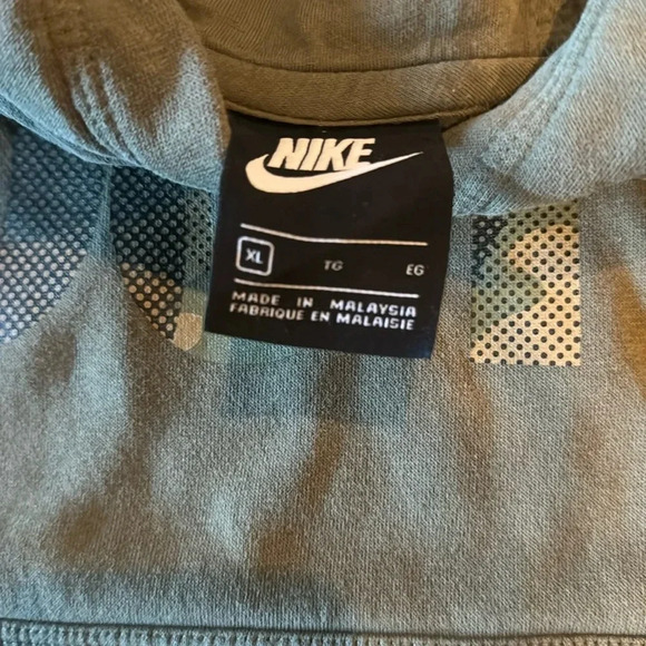 Nike Boys' Hoodie | Size XL - Picture 2 of 4